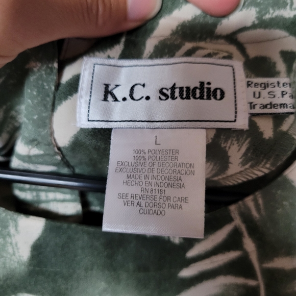 K.C Studio Womens Green Tropical Leaves Print Blouse Size L - Picture 5 of 6